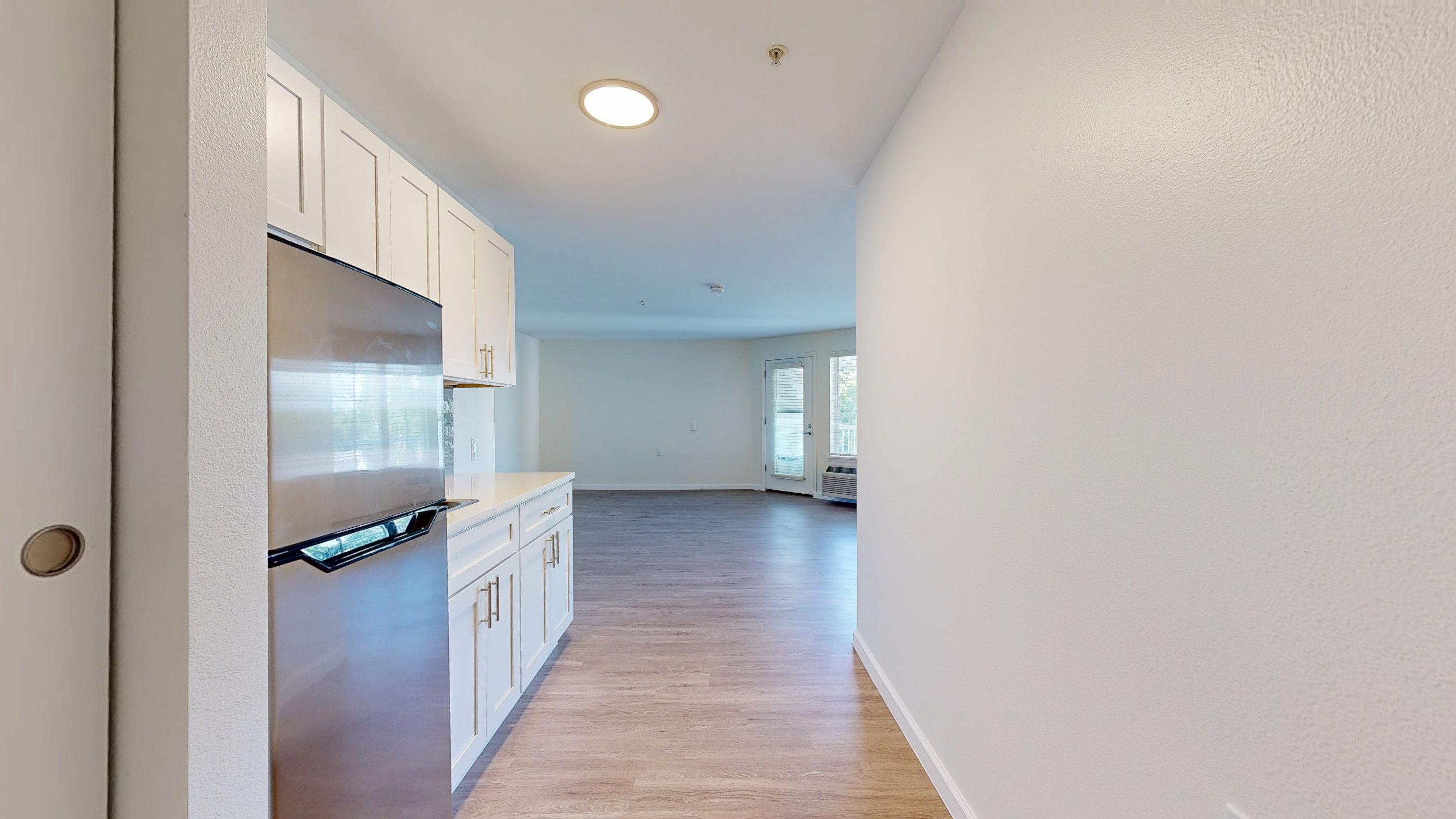 The-Tremont-Studio-IL-563-sqft-Kitchen