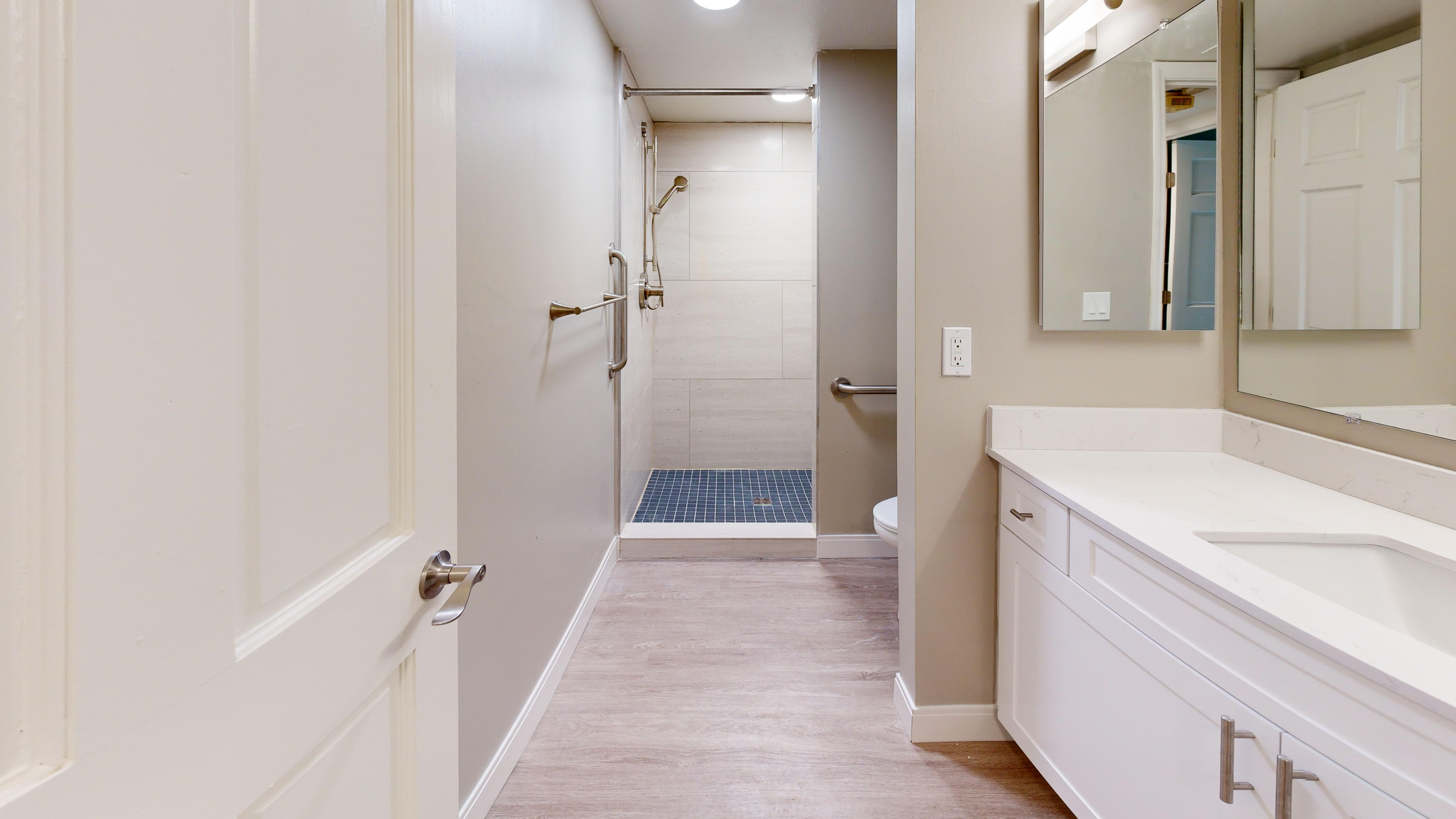 Senior-Living-Belleair-Towers-One-Bedroom-Sand-Key-1100-sqft-Bathroom