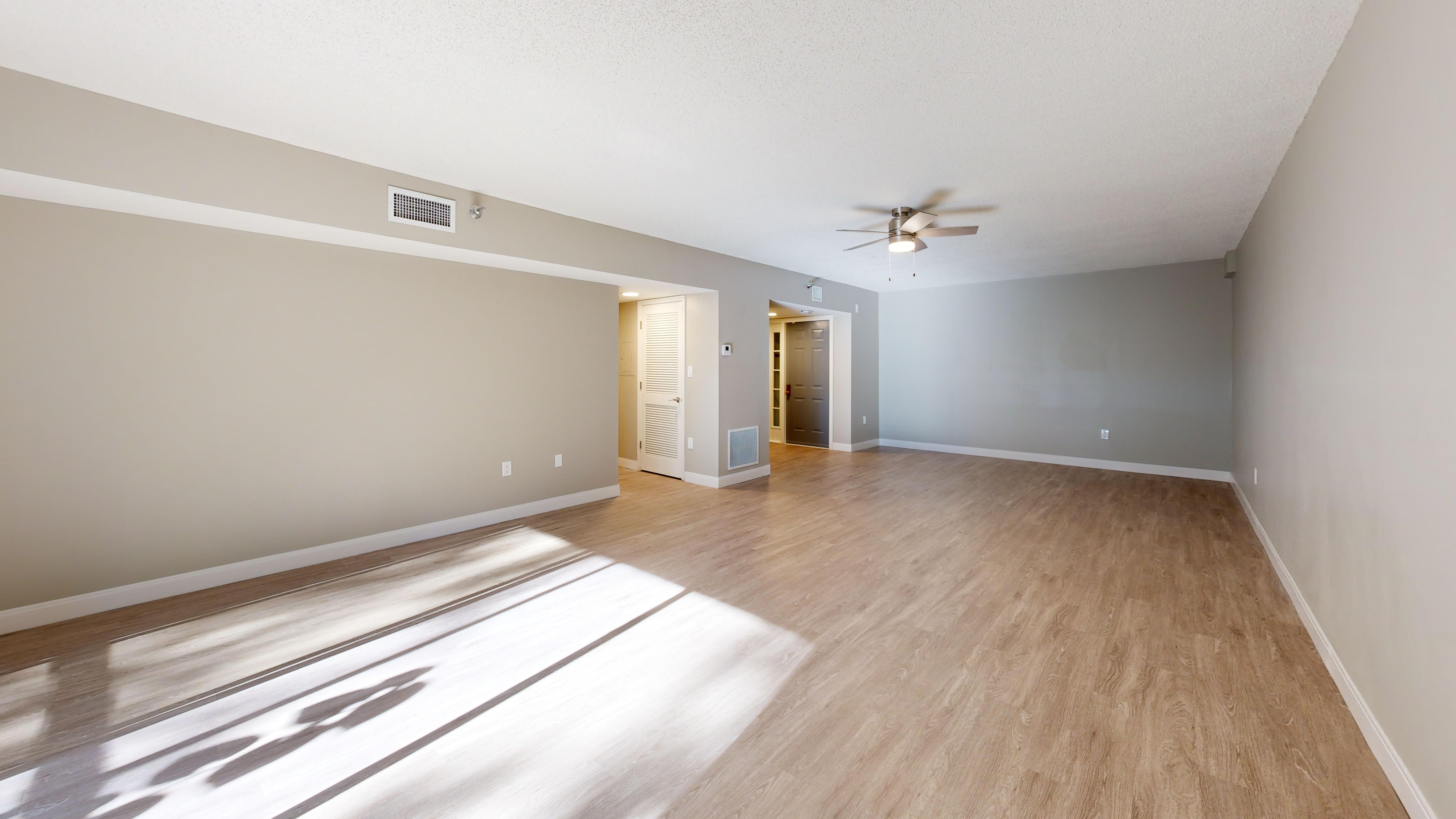 Senior-Living-Belleair-Towers-One-Bedroom-Sand-Key-1100-sqft-Living-Room